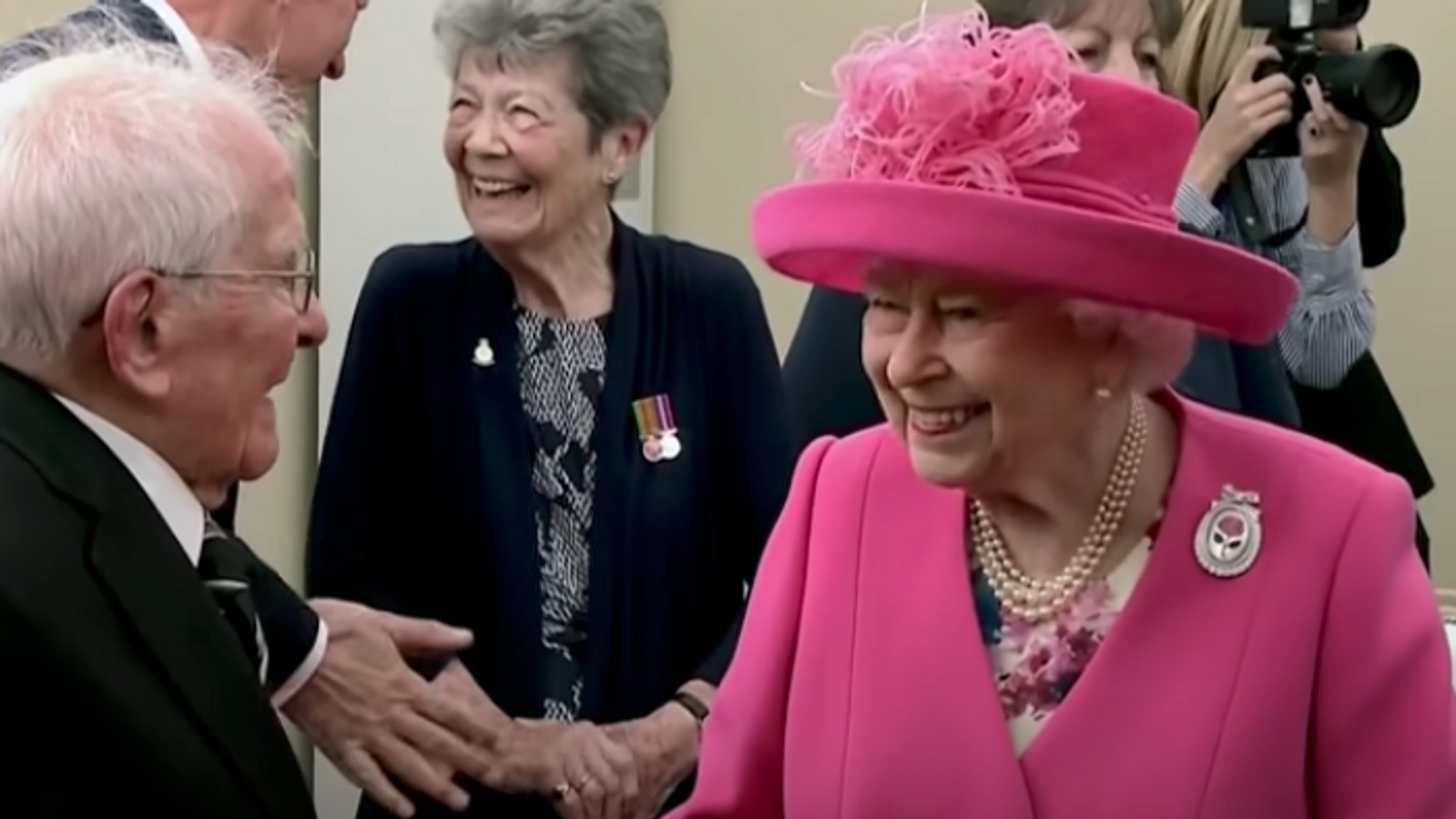 queen-elizabeth-shock-prince-charles-mother-all-smiles-at-royal-windsor-horse-show-after-skipping-opening-of-parliament