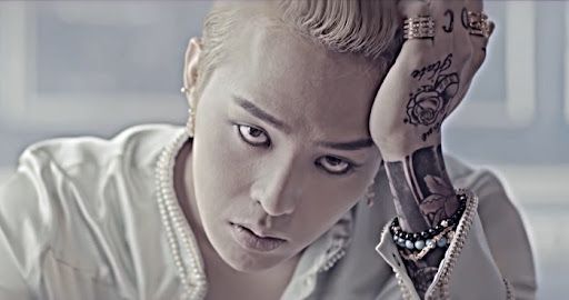 bigbang-g-dragon-gives-fans-surprise-of-a-lifetime-in-person