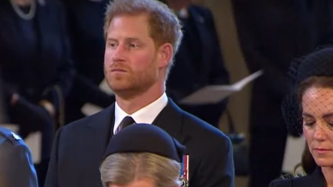 prince-harry-helped-queen-elizabeth-record-hilarious-voicemail-message-after-she-got-her-first-mobile-phone-duke-of-sussexs-humor-was-reportedly-aligned-with-his-grandmother