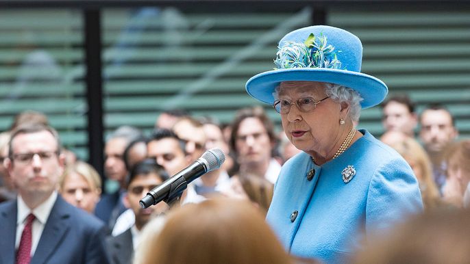 queen-elizabeth-heartbreak-royal-family-a-mess-and-falling-apart-amid-monarchs-health-crisis-her-majesty-reportedly-spending-the-weekend-in-sandringham