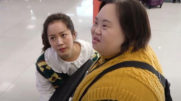han-ji-min-shares-love-to-actress-with-down-syndrome-during-premiere-of-please-make-me-look-pretty-documentary