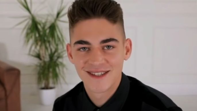 hero-fiennes-tiffin-net-worth-heres-how-rich-the-after-film-series-star-is-today