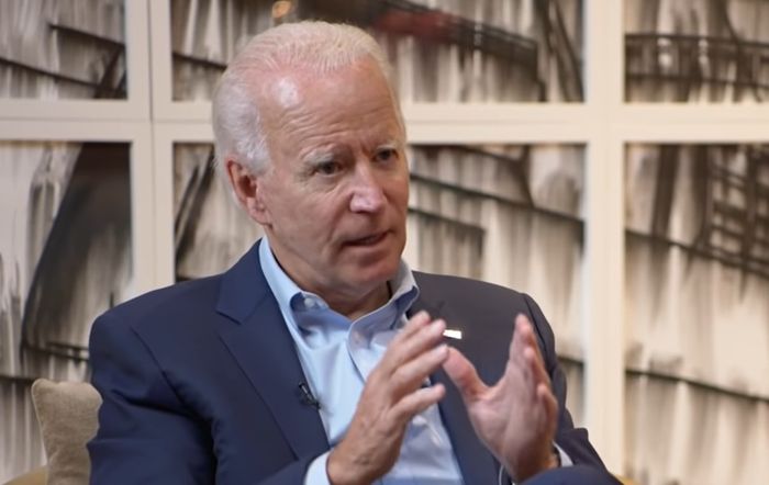 barack-obama-joe-biden-faked-their-bromance-friendship-new-book-claims-ex-president-staffers-saw-potus-as-a-foolish-distraction-someone-who-they-couldnt-trust