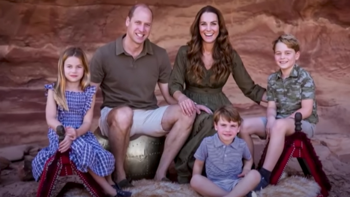 kate-middleton-shock-duchess-of-cambridge-makes-flirtatious-move-to-husband-prince-william-in-christmas-card