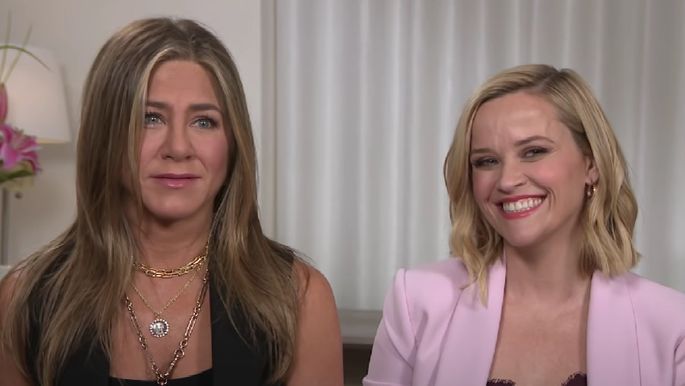 jennifer-aniston-reese-witherspoon-took-fans-down-memory-lane-with-this-recreated-friends-scene