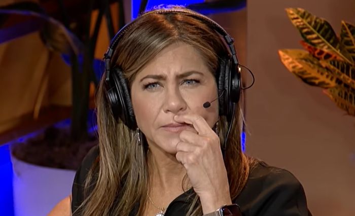jennifer-aniston-shock-friends-star-cant-stop-thinking-about-brad-pitt-turns-to-cannabis-for-comfort