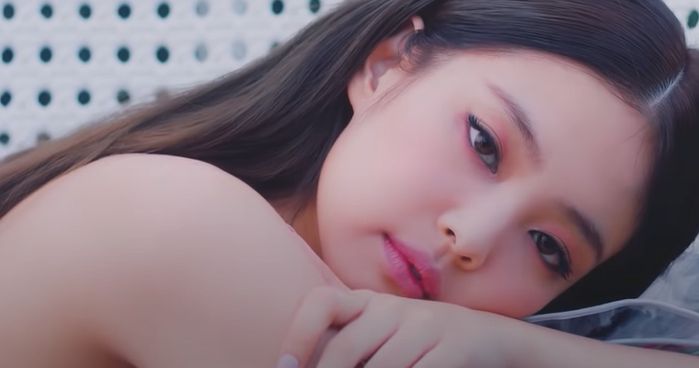 blackpink-jennie-makes-history-with-solo-after-hit-song-reaches-800-million-views-on-youtube