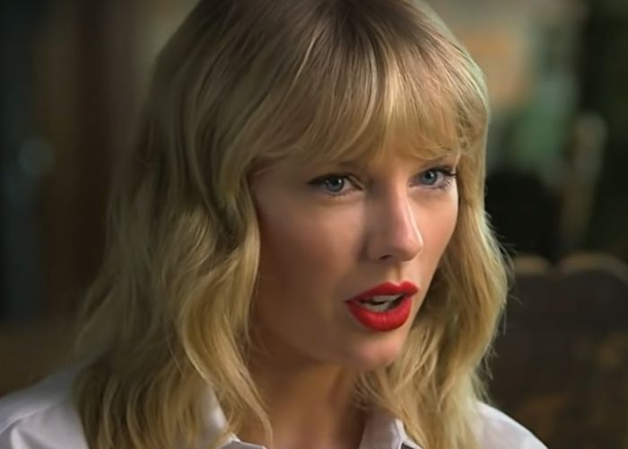 taylor-swifts-huge-fanbase-worked-against-her-when-she-pleaded-to-appear-in-the-twilight-saga-the-new-moon-red-singer-reportedly-couldve-been-a-huge-distraction