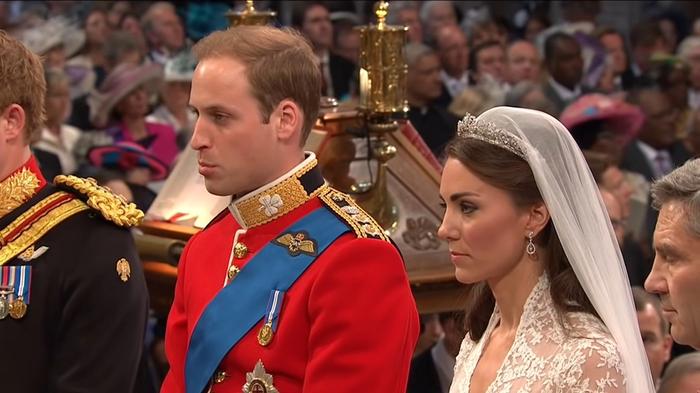 prince-william-turned-his-back-at-kate-middleton-while-shes-walking-down-the-aisle-prince-of-wales-waited-for-prince-harry-to-tell-him-when-to-look-at-his-bride