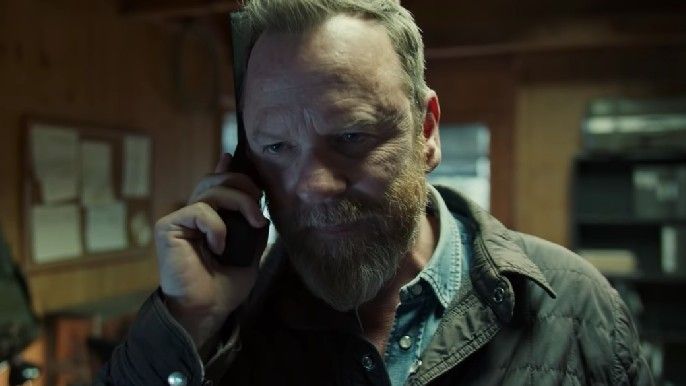 Kiefer Sutherland as Rusty Jennings in The Contractor