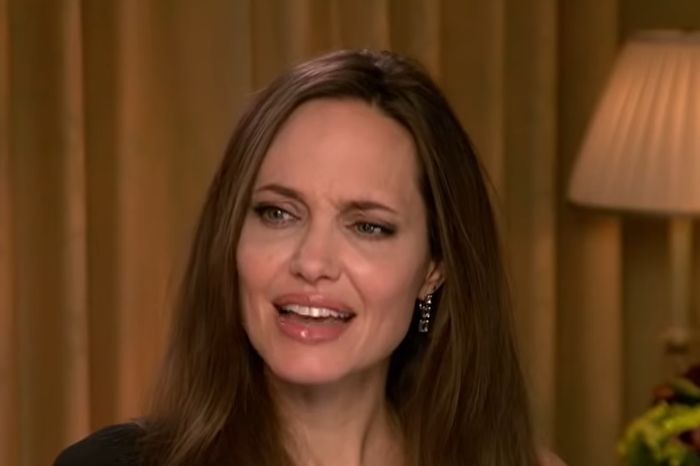 angelina-jolie-shock-brad-pitts-ex-wife-suffers-from-arthritis-the-eternals-stars-hands-allegedly-deformed