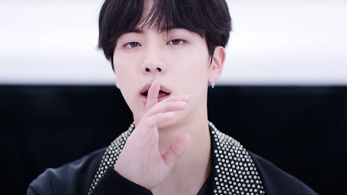 why-bts-jin-fashion-style-described-as-classic-simple-explained