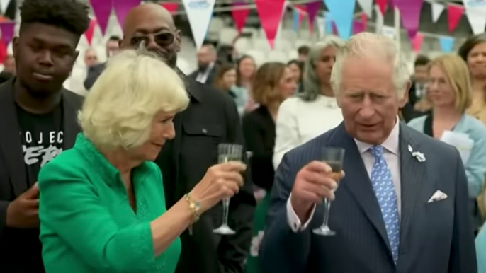 king-charles-loses-temper-at-beloved-wife-camilla-caught-on-camera-twitter-reacts
