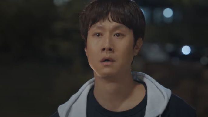 mental-coach-jegal-episode-12-recap-jung-woo-resigns-as-mental-coach-after-pictures-of-him-lee-yoo-mi-kissing-surface