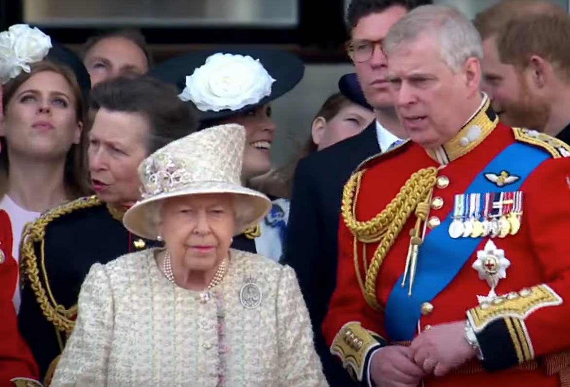 Queen Elizabeth Heartbreak: Is Prince Charles' Mom Even Healthy Enough ...