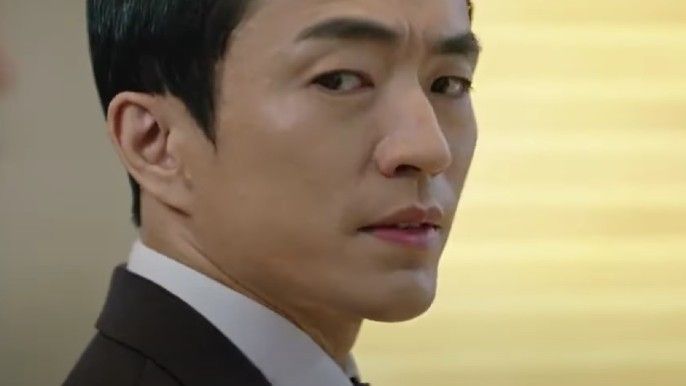 Jung Moon-sung as Woo Tae Ho in The Good Detective Season 2