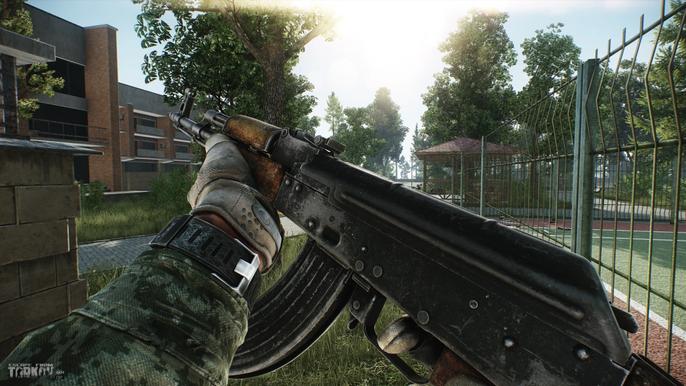A PMC player views their gun in Escape From Tarkov.