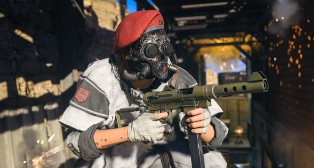 Image showing Warzone player holding H4 Blixen SMG