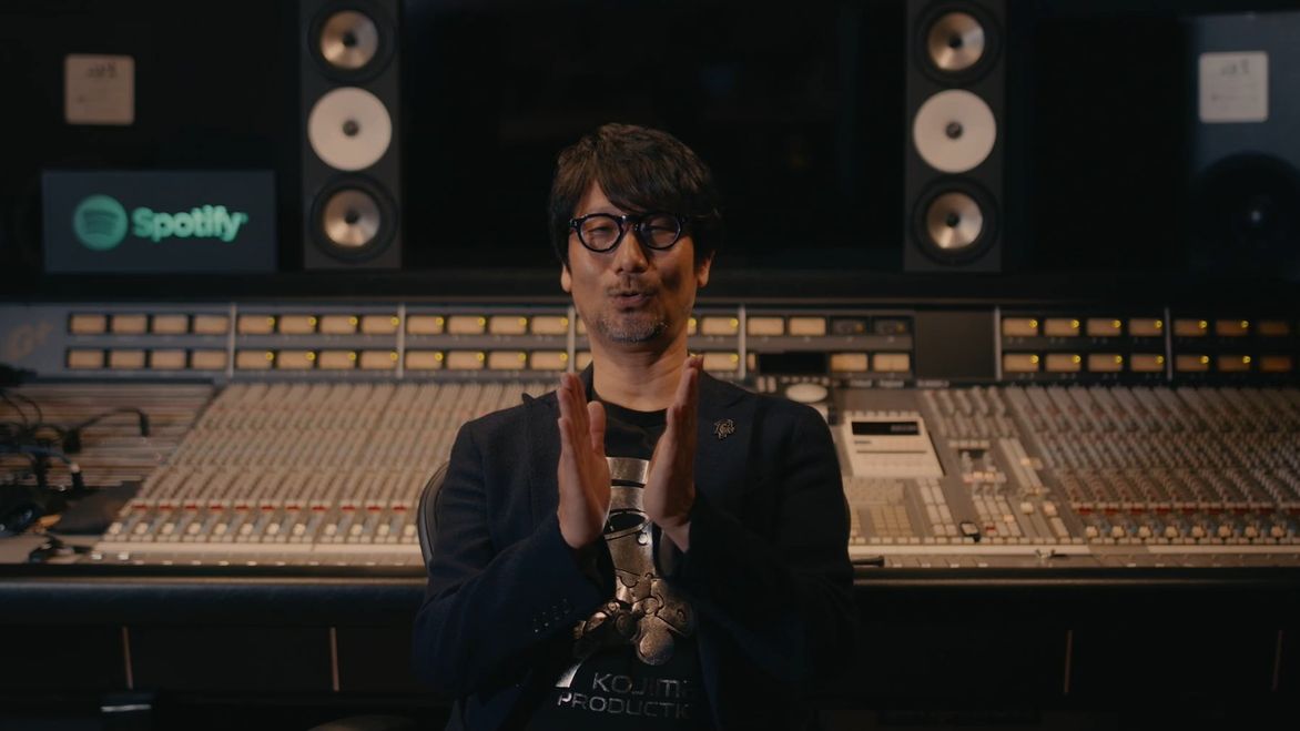 An image of Hideo Kojima announcing his podcast.