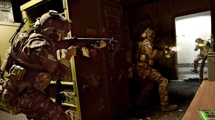 Modern Warfare 2 players fighting 