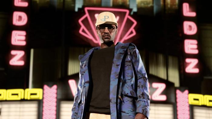 Image of a character wearing a blue coat and yellow hat in GTA Online.