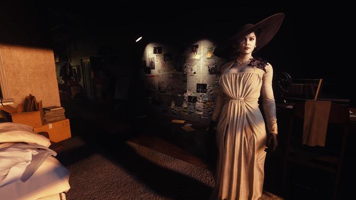 Lady Dimitrescu as Jill in Resident Evil 3.