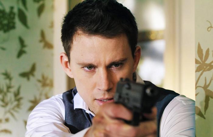 Channing Tatum is holding a gun in White House Down.