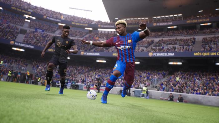 Image of two footballers jostling for the ball in eFootball 2022.