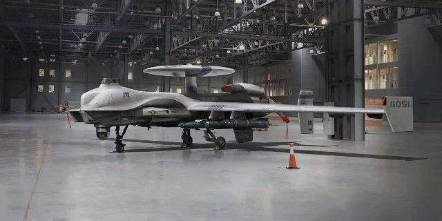 Warzone 2 UAV killstreak in hangar