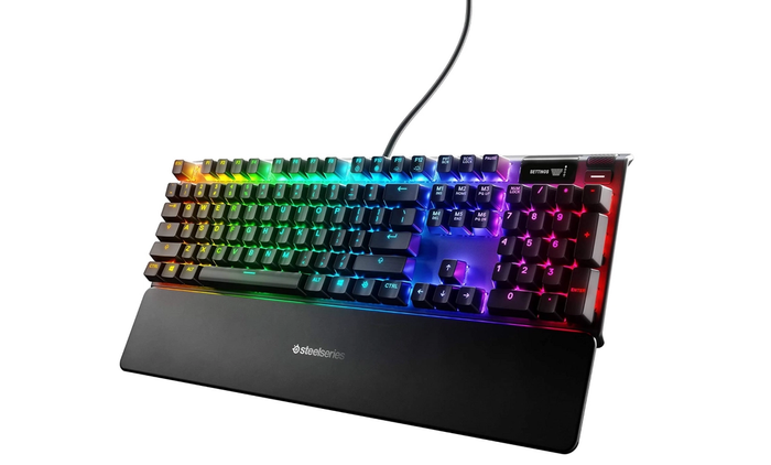 best wired keyboard for halo infinite, product image of a black gaming keyboard with wristrest