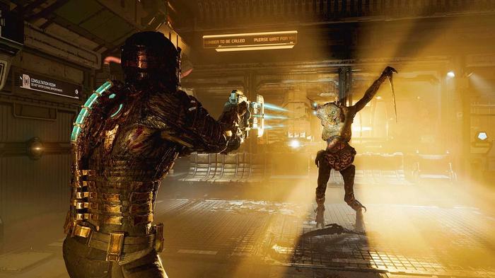 Isaac Clarke fighting a necromorph in Dead Space.
