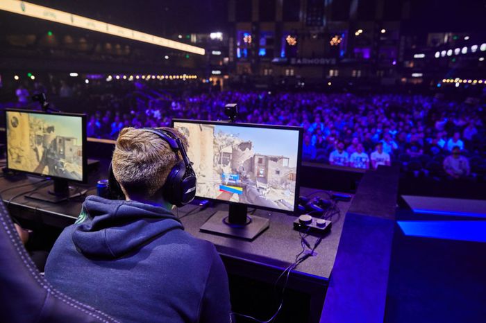 Call of Duty pro playing on stage in front of audience