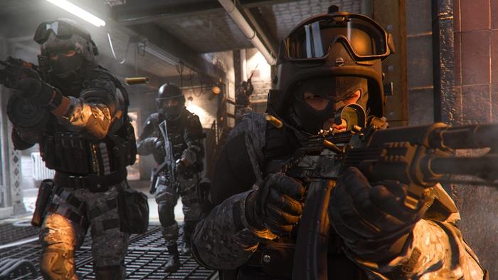 Modern Warfare 2 player aiming down sights of gun