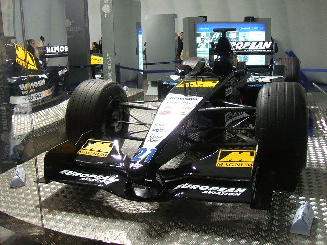 Mobil Alonso Minardi PS01 2001