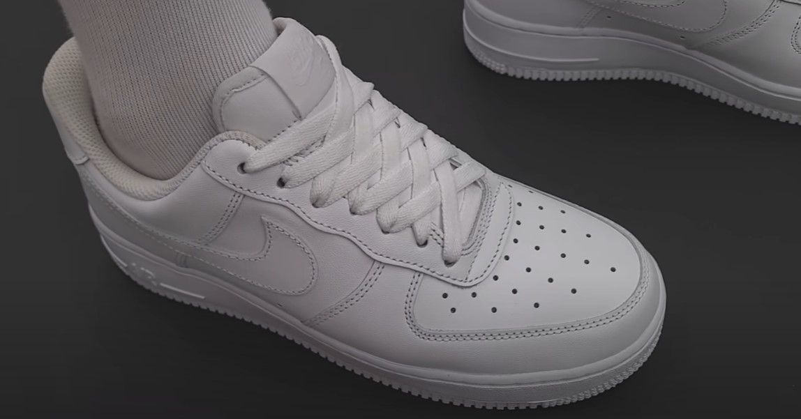 lacing air force 1s