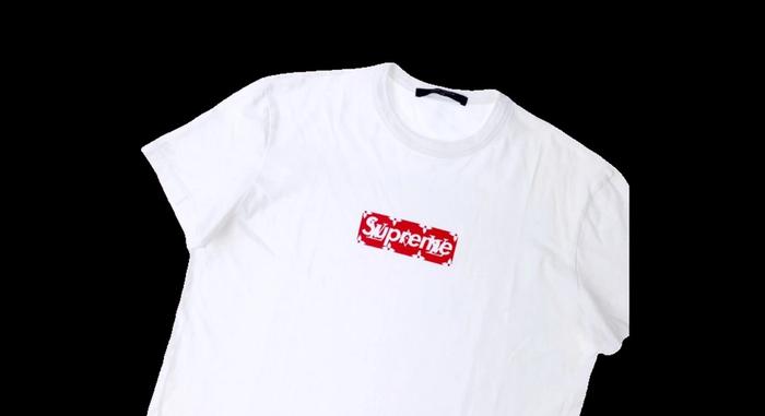 Best Supreme collabs Louis Vuitton x Supreme Box Logo Tee product image of a white tee with a red LV-print box logo.