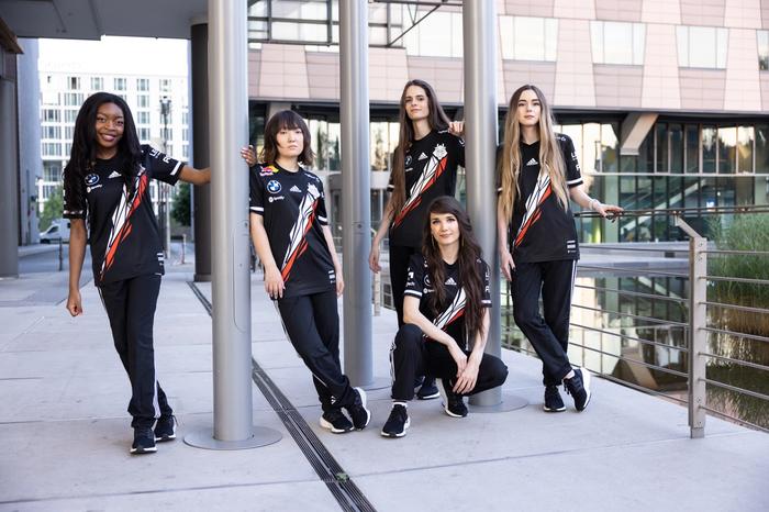 G2 League of Legends all-female roster