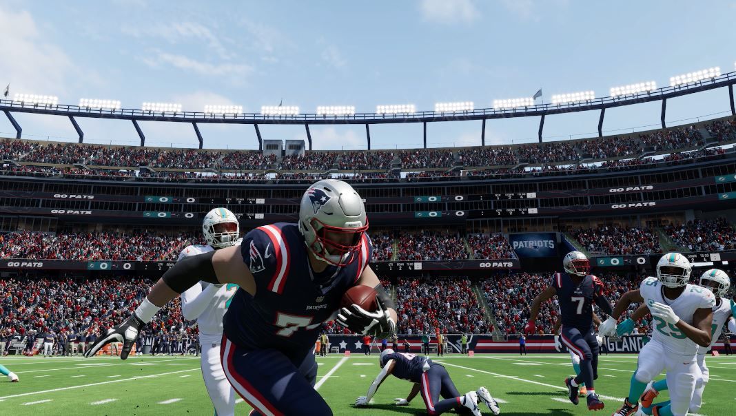 Patriots offensive lineman with the ball following a lateral in Madden 24