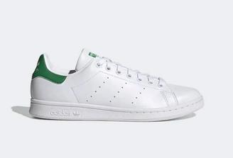 Seguro Levántate Cambiable Air Force 1 vs Stan Smith - Which should you buy?
