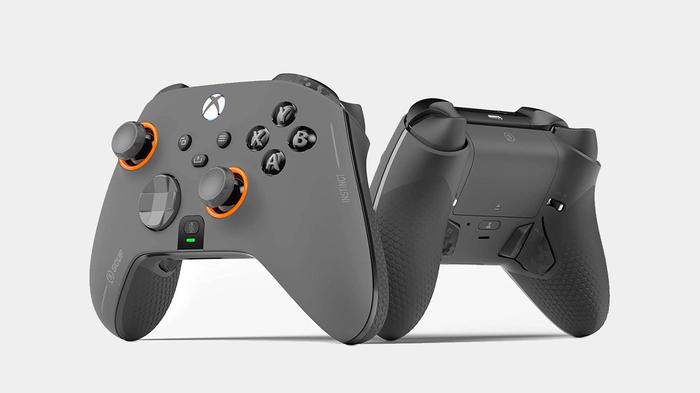 Best controller for Halo Infinite SCUF product image of a grey Xbox controller with orange details around the joysticks.
