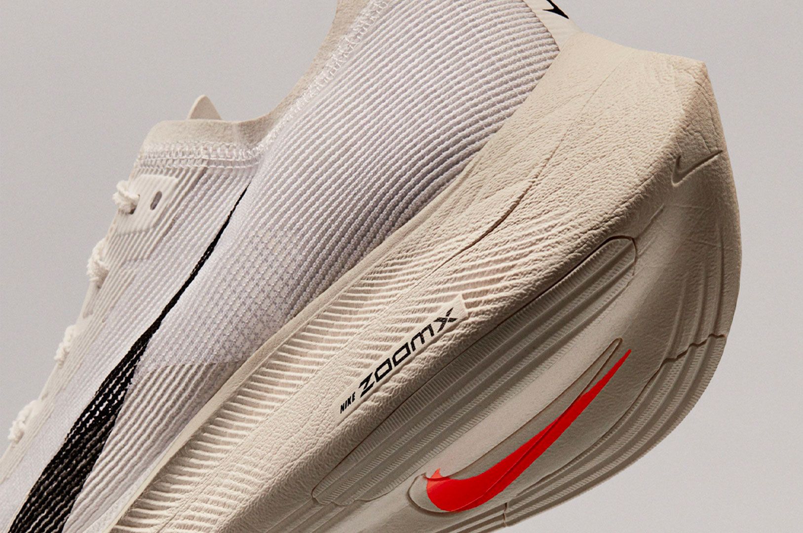 nike zoomx vaporfly next vs alphafly