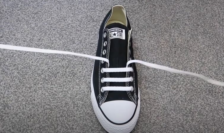4 Ways to Lace Converse - wikiHow